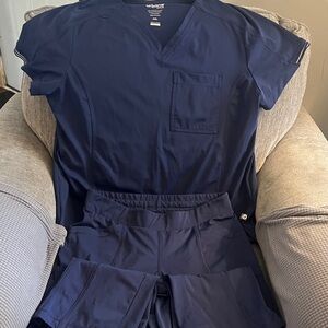 Urbane Navy Blue Yoga Scrub Set XXL T, L bottom